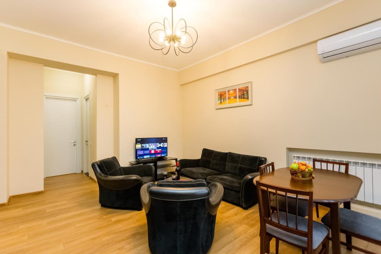 New!-Downtown Apartment Ll Tbilisi Buitenkant foto