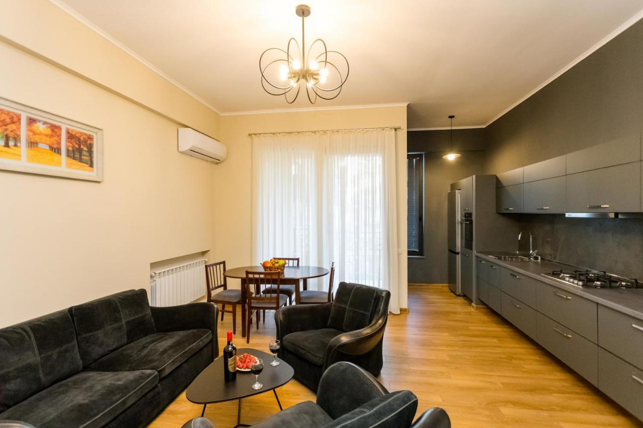 New!-Downtown Apartment Ll Tbilisi Buitenkant foto