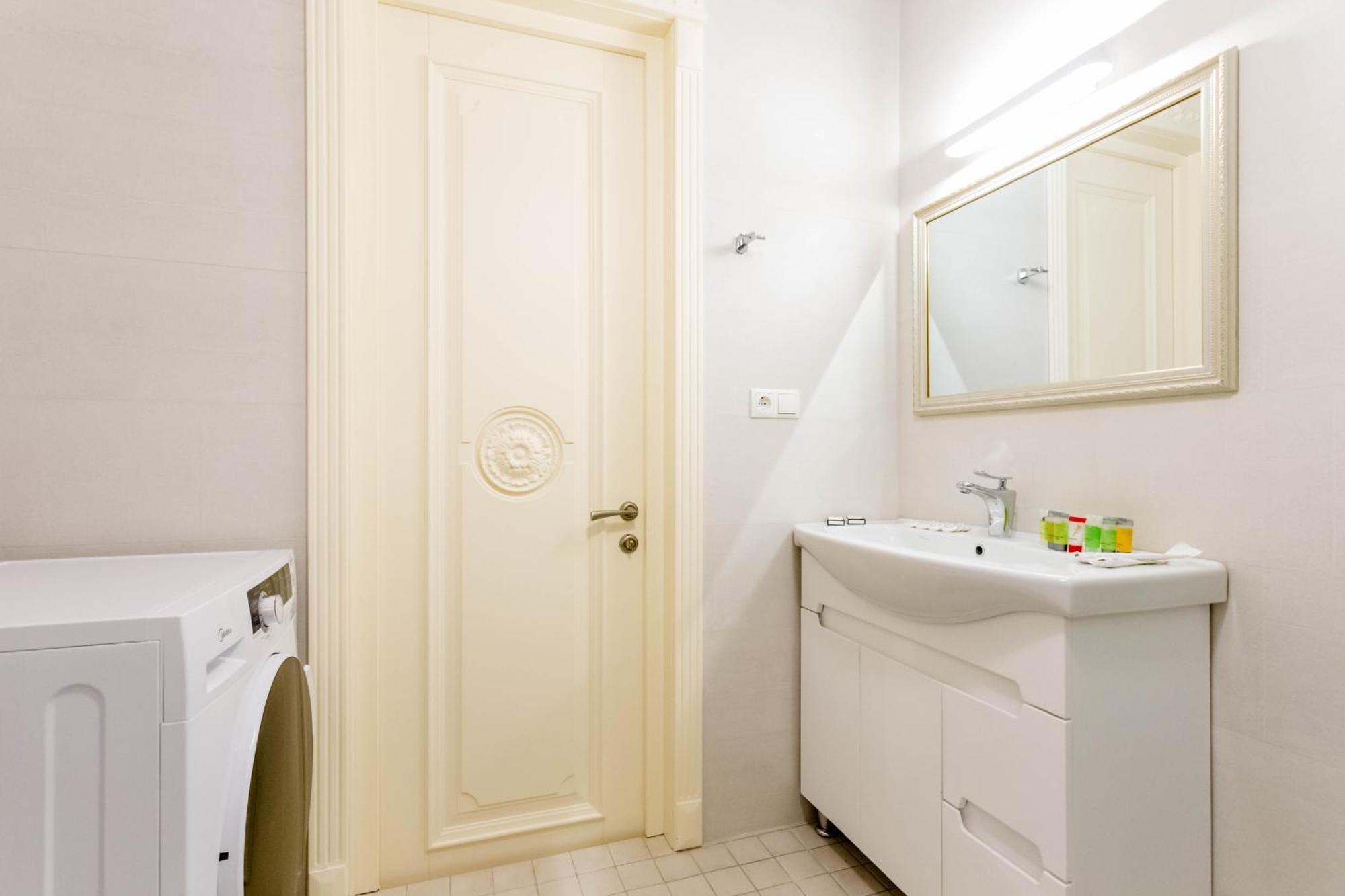 New!-Downtown Apartment Ll Tbilisi Buitenkant foto